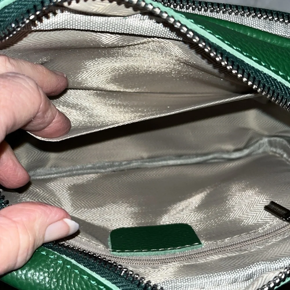 Boutique Leather Camera bag Crossbody bag Hunter Green/Gunmetal HW 2 straps NWOT